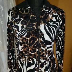 Zipper , relatively light weigh leopard shirt/jack